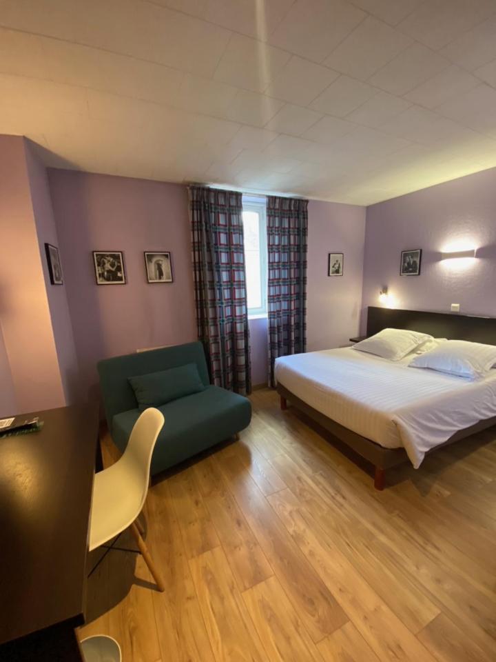 Hotel Le Pelican Charleville-Mezieres Exterior foto