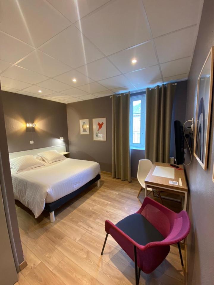 Hotel Le Pelican Charleville-Mezieres Exterior foto